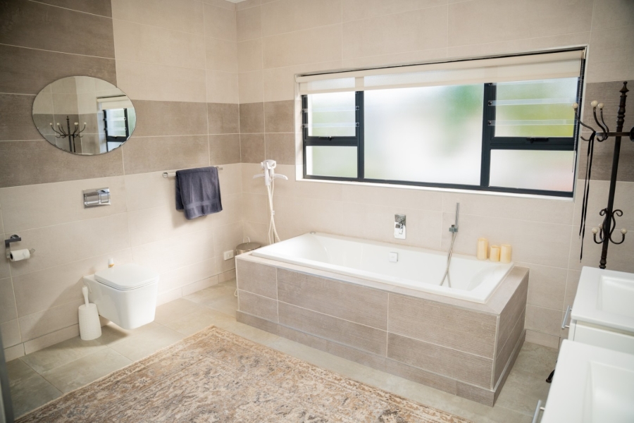 6 Bedroom Property for Sale in Wilkoppies North West